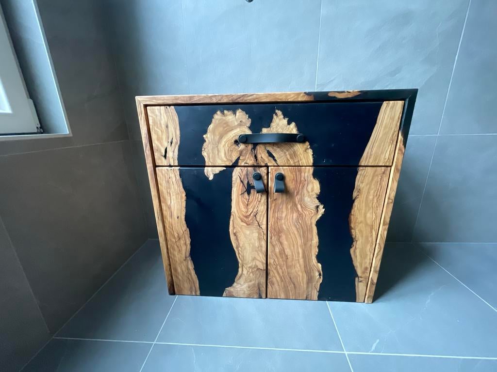 Uniek Olijfhouten Epoxy Badkamermeubel, Huis en Inrichting, 100 tot 150 cm, Nieuw, Wastafelkast, 25 tot 50 cm