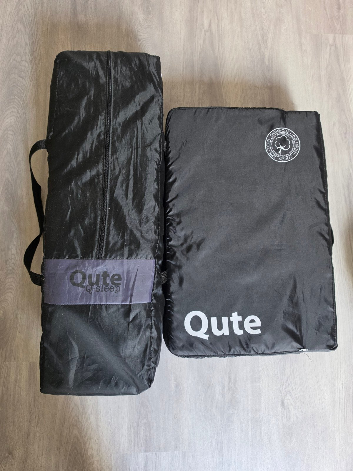 Qute campingbed met matras, Ophalen, Zo goed als nieuw, Reisbedje