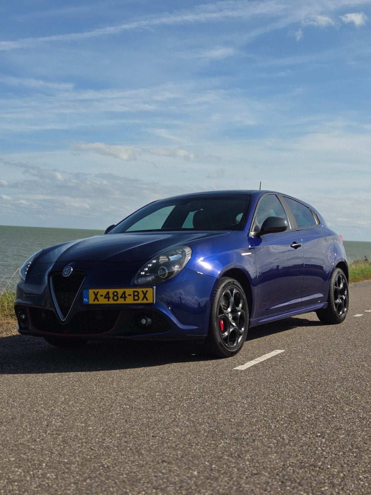 Alfa Romeo Giulietta 1.4 Turbo Multi Air 2018 Full Option, 1280 kg, Zwart, 4 cilinders, Blauw
