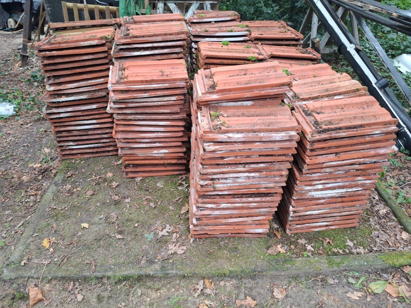 Gebruikte dakpannen - 25 m² - Made in Holland, Doe-het-zelf en Verbouw, Gebruikt, Steen of Klei, Ophalen of Verzenden, 15 m² of meer