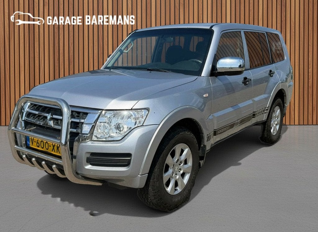 Mitsubishi Pajero (bj 2016), Auto's, Automaat, Euro 5, Stof, Gebruikt