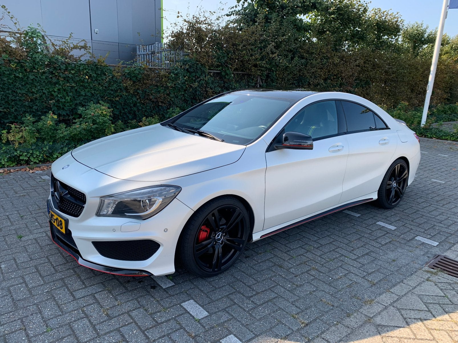 Mercedes-Benz CLA 200 Edition 1 AMG Pakket, Auto's, Mercedes-Benz, Zwart, 715 kg, Zwart, 1595 cc