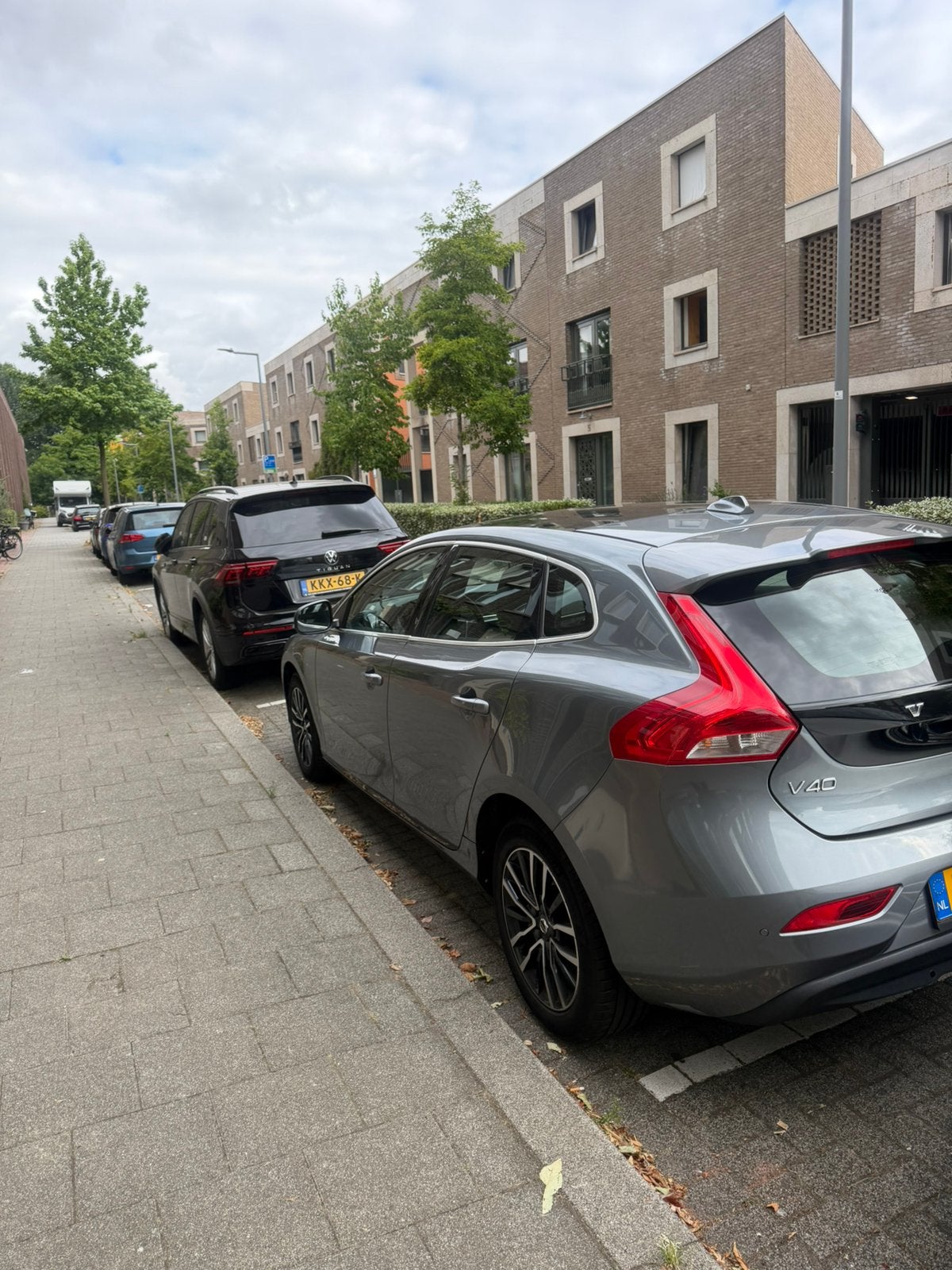 Volvo V40 D2 2.0 88KW/120PK Aut-6 2018 Grijs, Zwart, 1353 kg, Diesel, 26 km/l