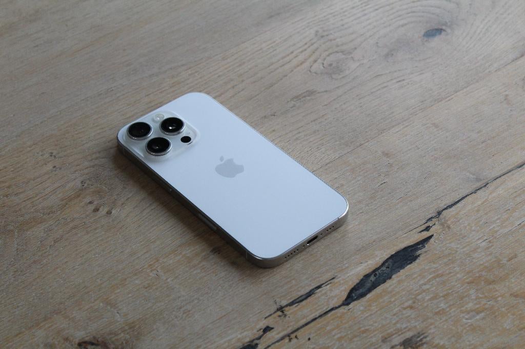 Apple iPhone 16 Pro - 128GB - White Titanium | Garantie, Telecommunicatie, Mobiele telefoons | Apple iPhone, IPhone 16 Pro, Apple