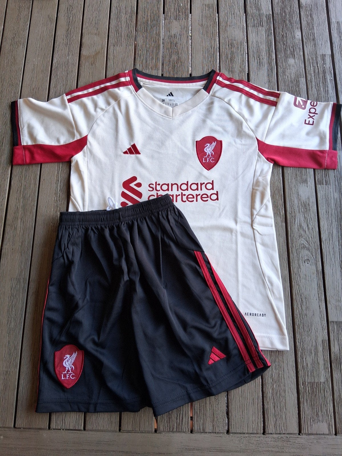 Voetbaltenue Liverpool, Verzenden, Nieuw, Jongen of Meisje, Sport- of Zwemkleding