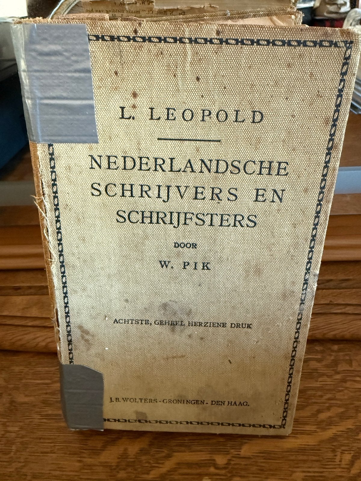Nederlandsche Schrijvers en Schrijfsters - L. Leopold, Boeken, Ophalen of Verzenden, Gelezen, Nederland