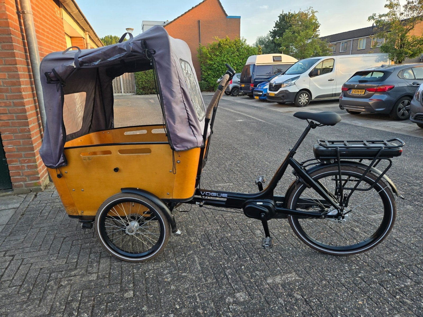 Elektrische Bakfiets, Fietsen en Brommers, Fietsen | Bakfietsen, Gebruikt, Huif, 2 kinderen, Schijfrem