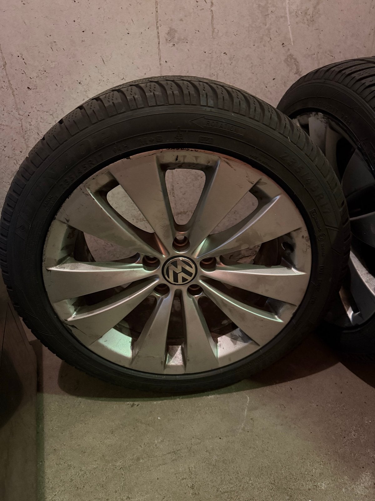 Dunlop winterbanden 235-45-R17 met goed profiel, Gebruikt, 17 inch, 235 mm, Band(en)