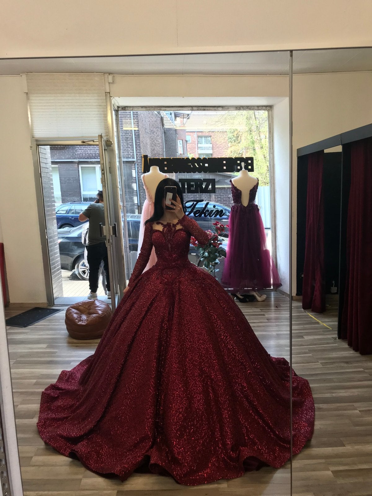 Prachtige Bordeaux Henna Trouwjurk, Ophalen, Zo goed als nieuw, Rood, Trouwjurk