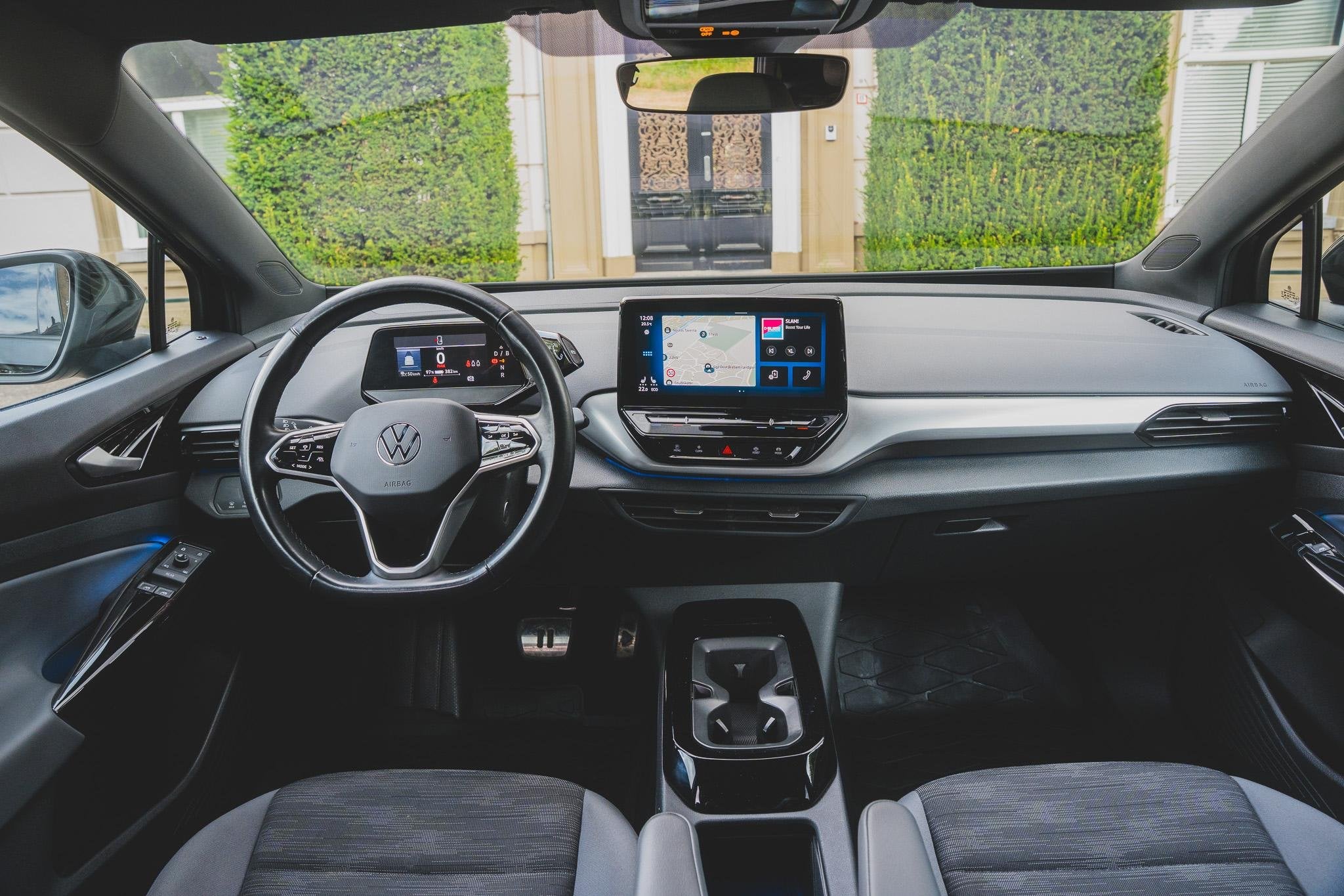 Volkswagen ID.4 Pro Business 77 kWh TREKHAAK | 360 CAM | KEY, Auto's, Automaat, Gebruikt, Zwart, Automatische klimaatregeling