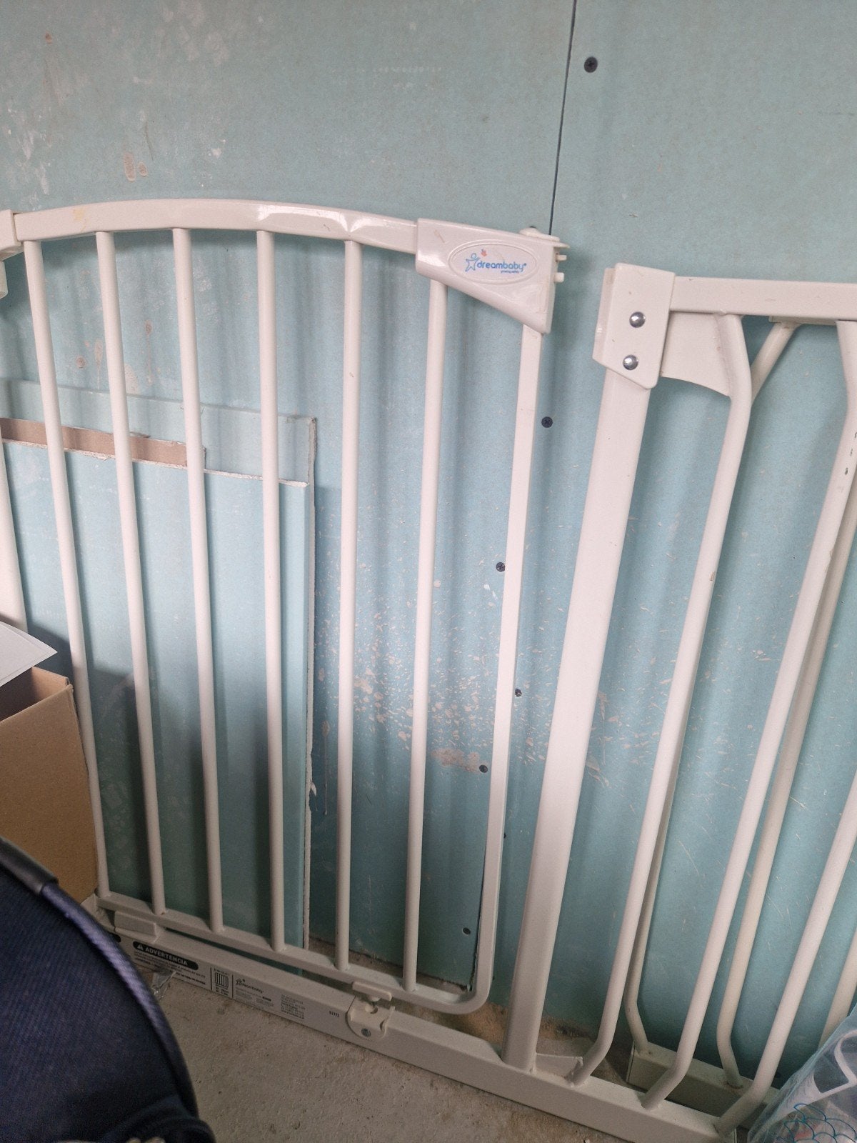 Dreambaby klembaar veiligheidshekje met verlengstuk 40 cm, Kinderen en Baby's, Traphekjes, Ophalen, Gebruikt, Metaal of IJzer