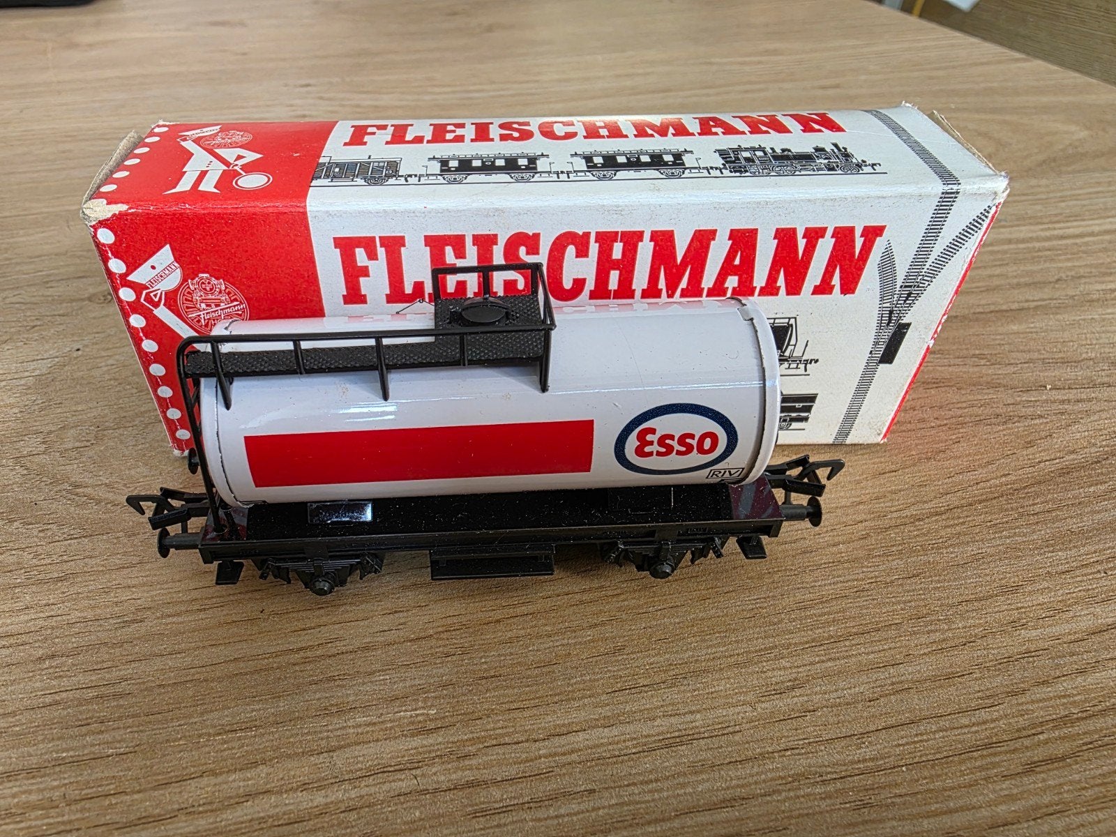 Fleischmann 5030 Esso Tankwagon - Zo goed als nieuw, Gelijkstroom, Fleischmann, Wagon, Ophalen of Verzenden