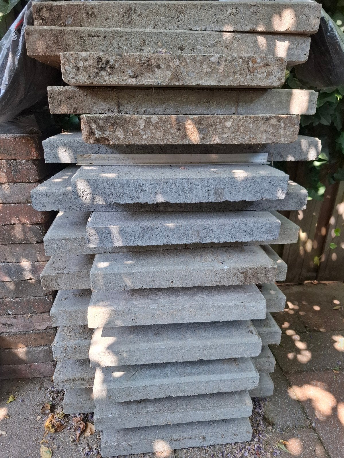 betontegels grijs en tegels rood t.e.a.b., Tuin en Terras, Tegels en Klinkers, Ophalen, 5 tot 10 m²