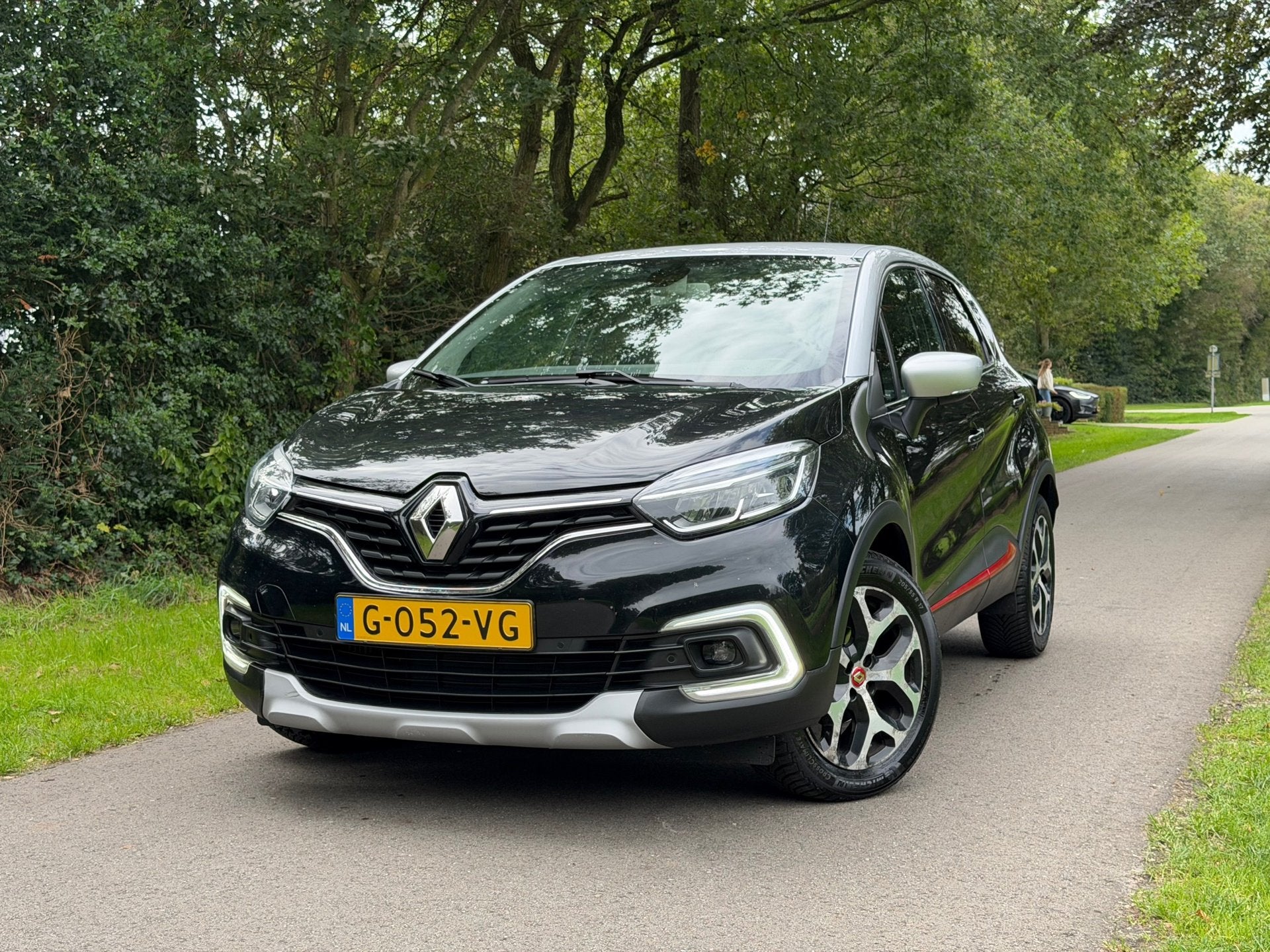 Renault Captur 0.9 TCe Bose | Camera + Keyless + Cruise Nu, Auto's, Voorwielaandrijving, 898 cc, Gebruikt, Handgeschakeld