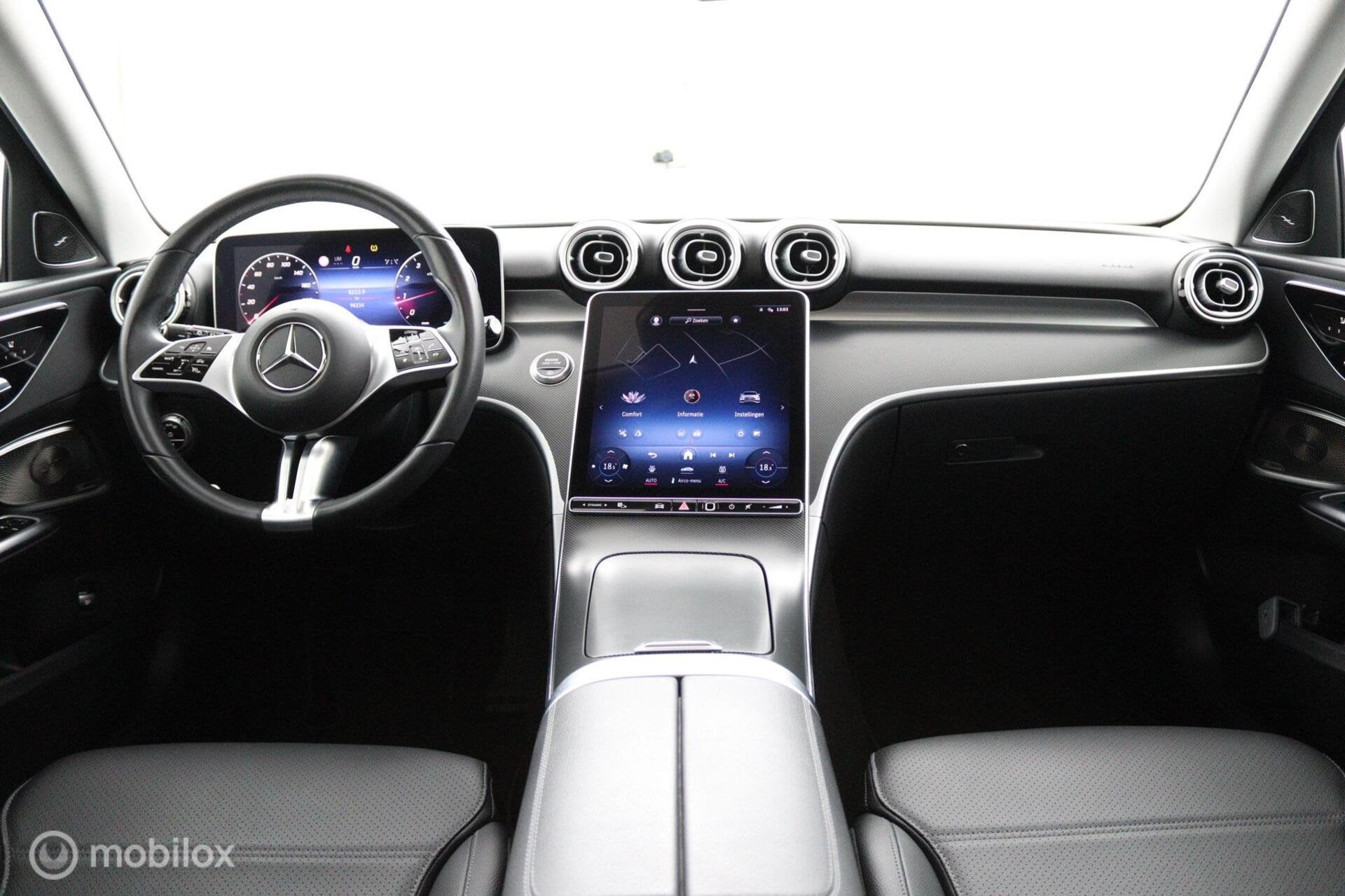 Mercedes C-klasse Estate 180 Luxury Line | Trekhaak | Pano |, Automaat, 4 cilinders, 170 pk, 93 €/maand