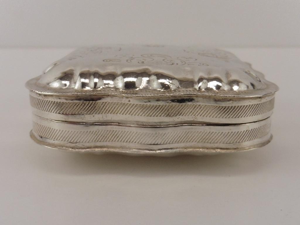 Zilveren pillendoosje                                    Z17, Antiek en Kunst, Ophalen of Verzenden, Zilver