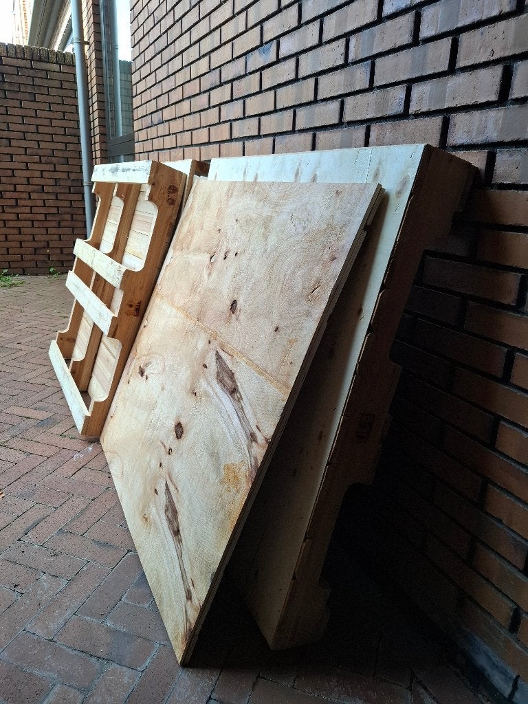 Pallets en platen, Ophalen, Minder dan 25 mm, Zo goed als nieuw, Pallet