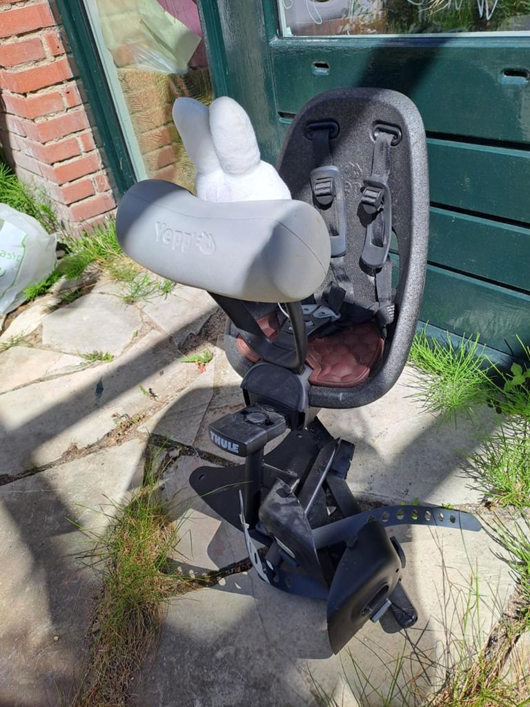 Thule yepp voorzitje met nijntje slaaprol, Fietsen en Brommers, Fietsaccessoires | Fietsstoeltjes, Ophalen, Voorzitje, Thule Yepp