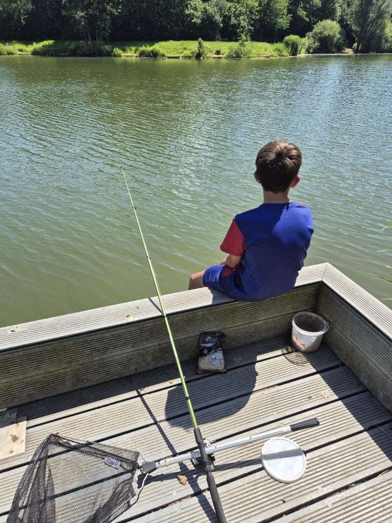 Maak een beginnende visser blij me uw aude vis spullen, Watersport en Boten, Ophalen of Verzenden, Zo goed als nieuw, Complete hengel