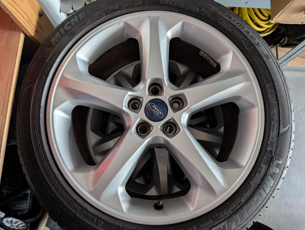 Ford Velgen met Michelin Zomerbanden - 18inch, Auto-onderdelen, Ophalen, 18 inch, Banden en Velgen, 235 mm