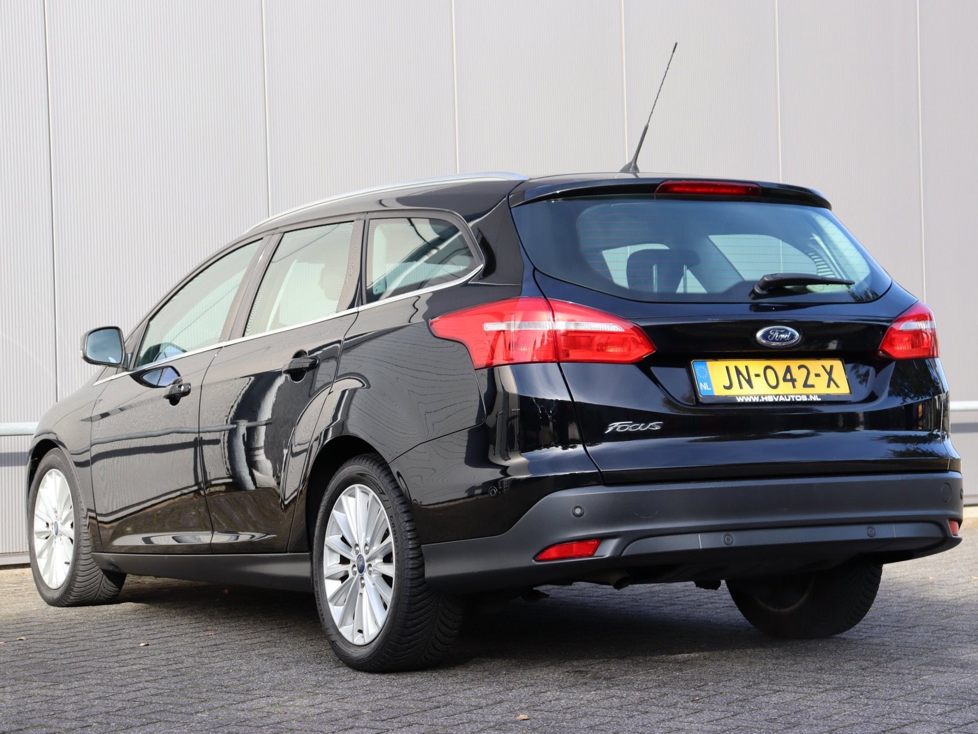 Foto 7 van Ford Focus Wagon 1.5 TDCI Titanium navi LM 4-deurs org NL