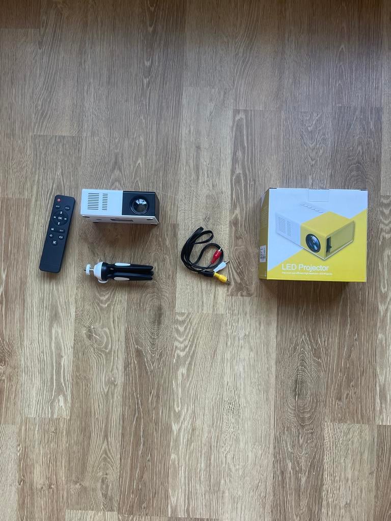 Led projector met afstandsbediening, Ophalen of Verzenden, Gebruikt, LED, Overige resoluties