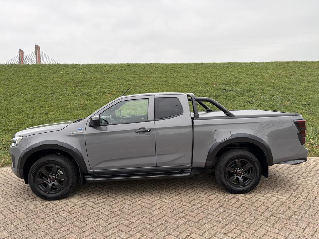 Isuzu D-max BEV Extended Cab V-Cross 66.9 kWh 3500KG Trekgew, Auto's, Isuzu, Automaat, Zwart, Leder, Automatische klimaatregeling