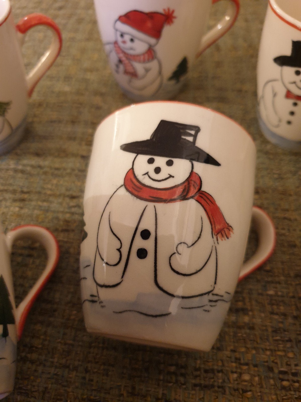 winter servies van Vic's, Huis en Inrichting, Ophalen of Verzenden, Zo goed als nieuw, Overige stijlen, Kop(pen) en/of Schotel(s)
