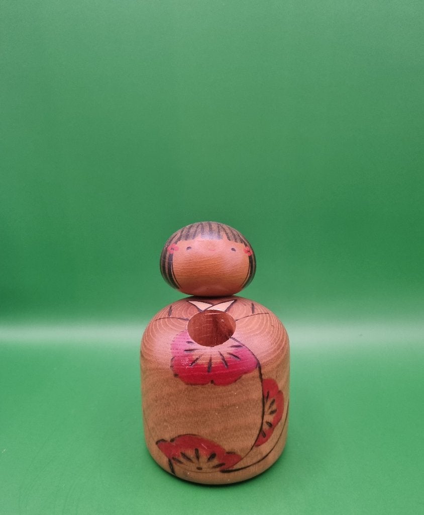 Mooie kokeshi van Usaburo, Hout, 11 cm, Geschilderd, Ophalen of Verzenden