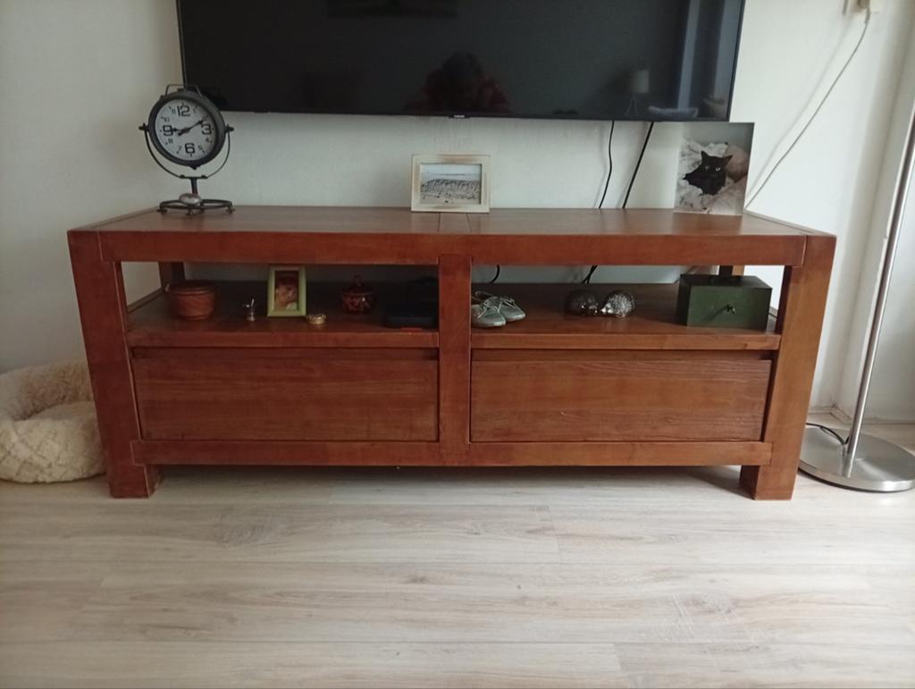 Teakhouten tvmeubel van 140cm, Huis en Inrichting, Kasten | Televisiemeubels, Ophalen, 100 tot 150 cm, Zo goed als nieuw, Minder dan 100 cm