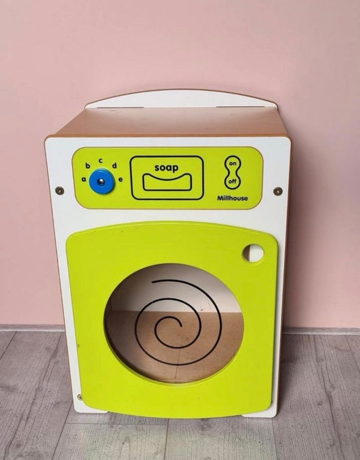 Houten speelgoed wasmachine, Kinderen en Baby's, Speelgoed | Houten speelgoed, Ophalen, Gebruikt, Meubelstuk of Keukentje