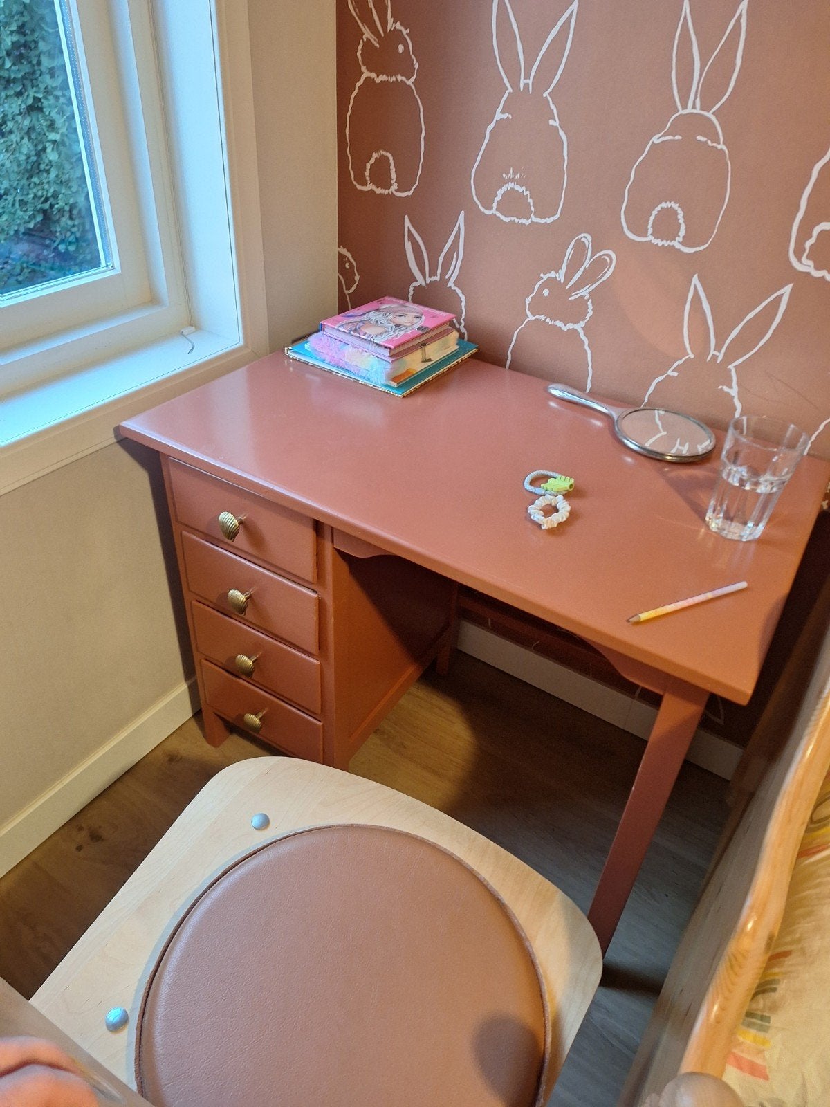 Vintage Kinderbureau tafel lades met Gouden Schelp knopen, Ophalen, Gebruikt