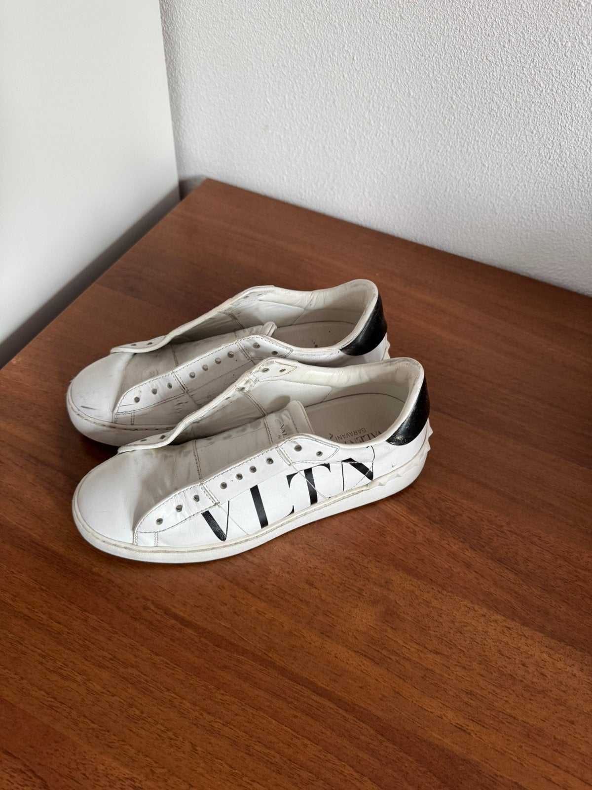 Dames schoen, valentino maat 36, Ophalen of Verzenden, Gedragen, Wit, Sneakers of Gympen