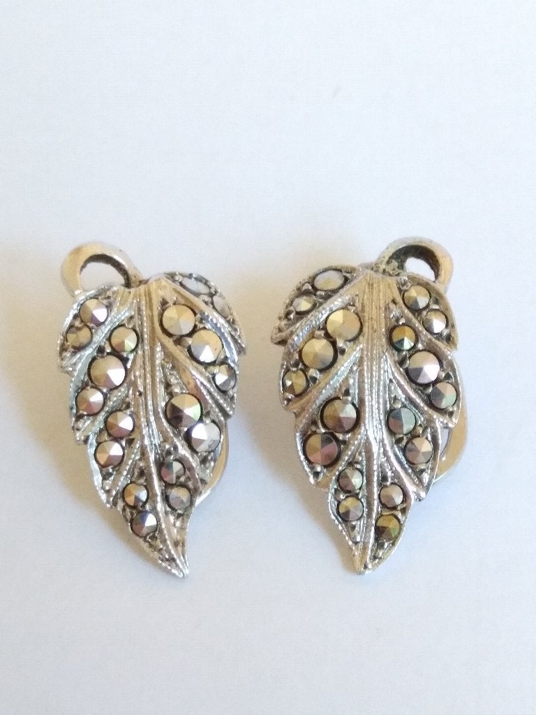 OORBELLEN 2,3 cm (clips) zilver, 'wijnblad' met Markasiet, Ophalen of Verzenden, Zo goed als nieuw, Met edelsteen, Zilver