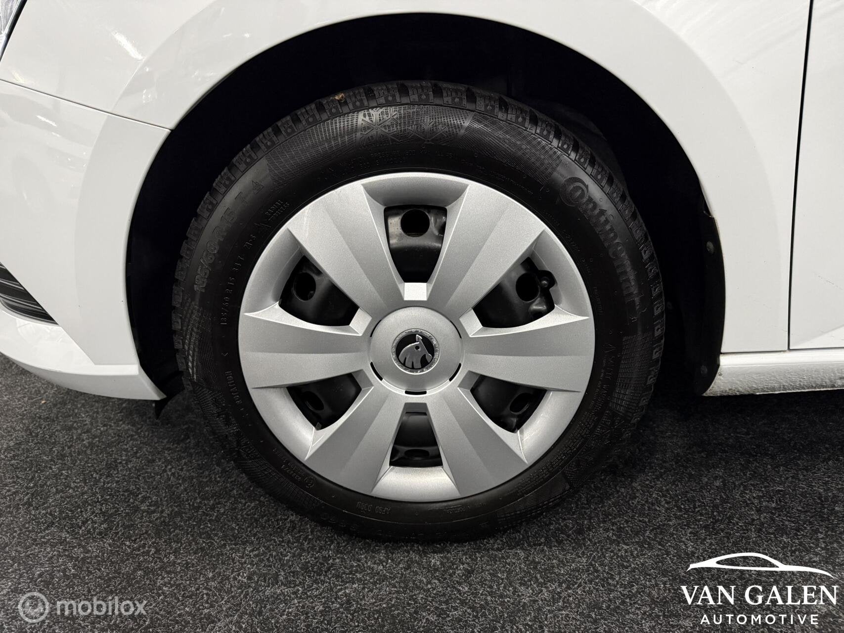 Skoda Fabia 1.0 Active NAP|Airco|Trekhaak|Carplay|APK, Auto's, Skoda, 12 maanden, Gebruikt, Euro 6, 540 kg