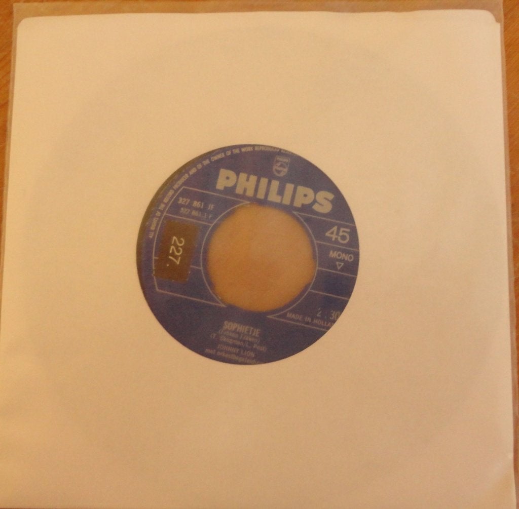 Johnny Lion > Sophietje, Ophalen of Verzenden, Gebruikt, 7 inch, Nederlandstalig