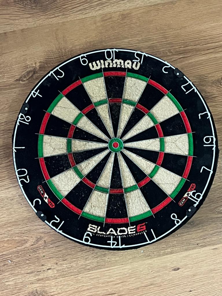 Winmau Blade 5 Dartbord, Sport en Fitness, Darts, Ophalen of Verzenden, Zo goed als nieuw, Dartbord