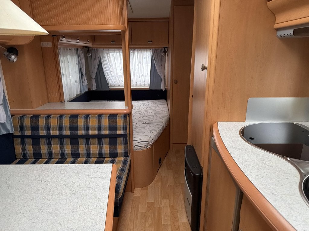 Hobby De Luxe 500 KFME Stapelbedden, Dwars-stapelbed, Bedrijf, 5 tot 6 meter, Overige