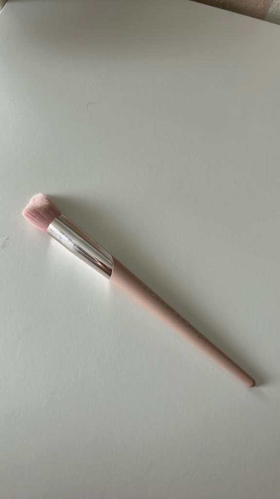 Fenty 120 highlighter kwast, Ophalen, Zo goed als nieuw, Gehele gezicht