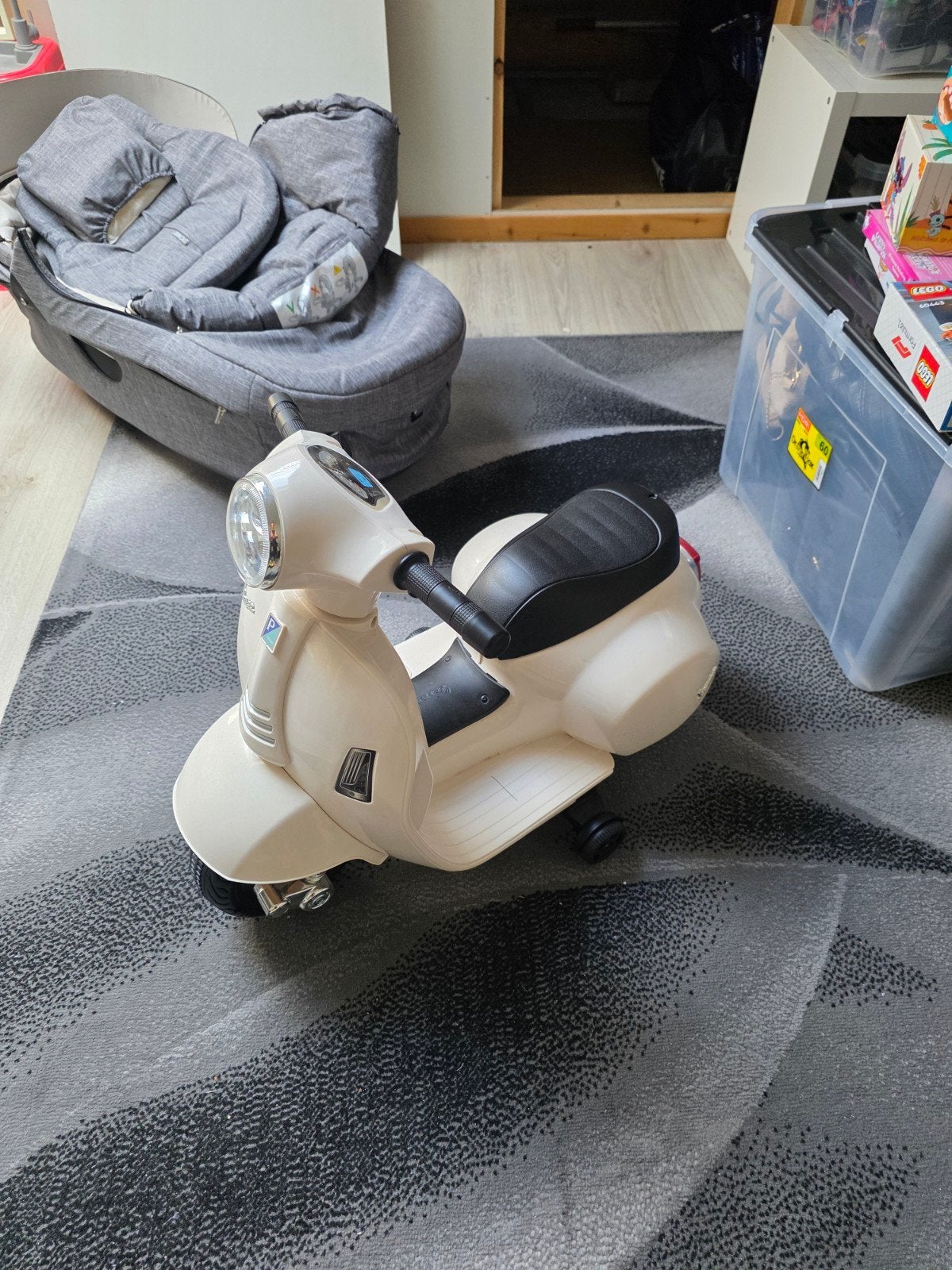 vespa scooter kind electrisch, Ophalen, Gebruikt