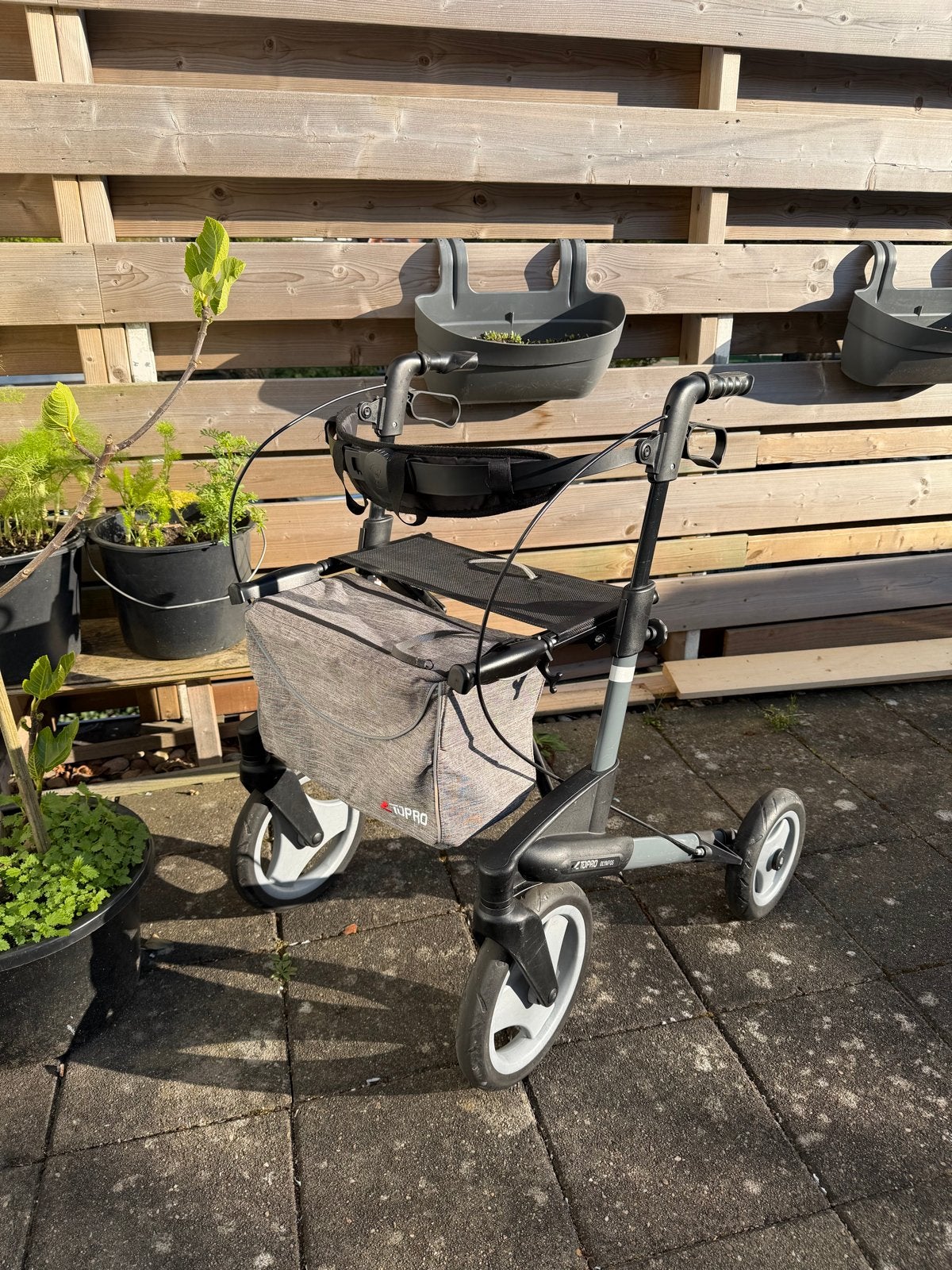 Topro Olympos Maat M Lichtgewicht Opvouwbare Rollator ZGAN, Diversen, Ophalen, Lichtgewicht, Zo goed als nieuw