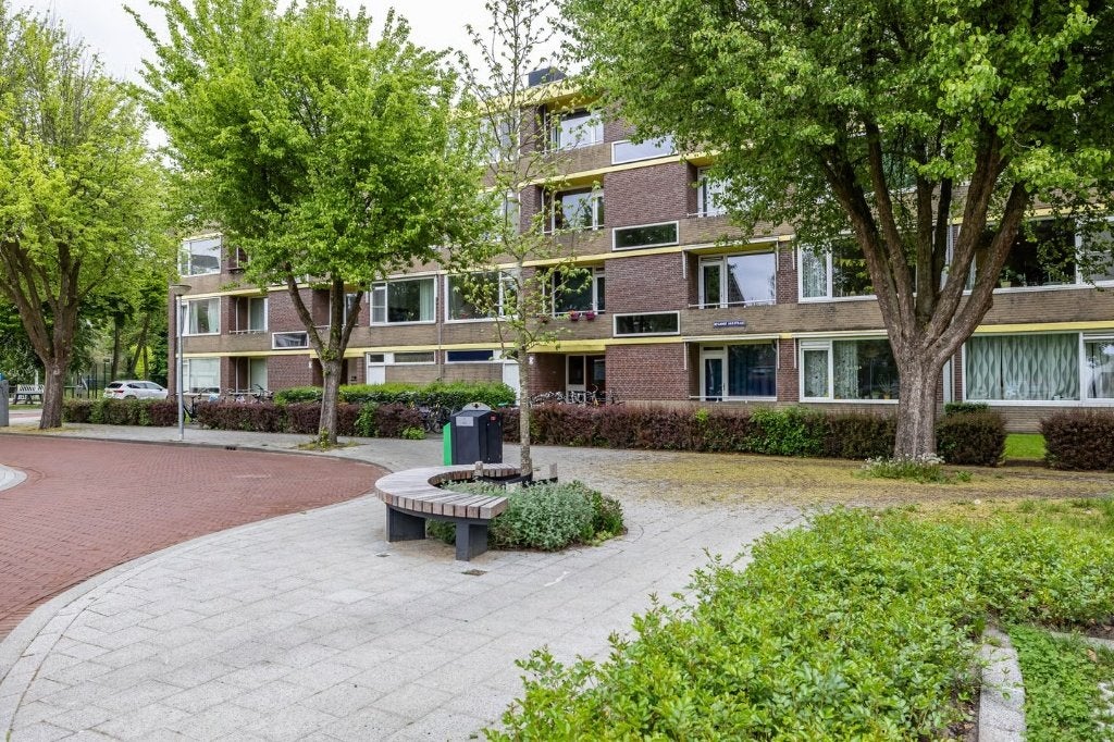 Te huur 4 kamer appartement in Groningen / Selwerd, 50 m² of meer, Groningen