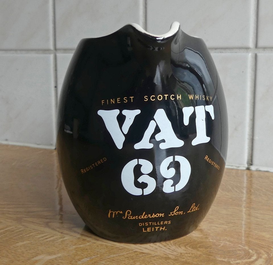 VAT 69 Scotch whisky waterkan whiskeykan Wade zwart klein, Ophalen of Verzenden, Gebruikt, Gebruiksvoorwerp