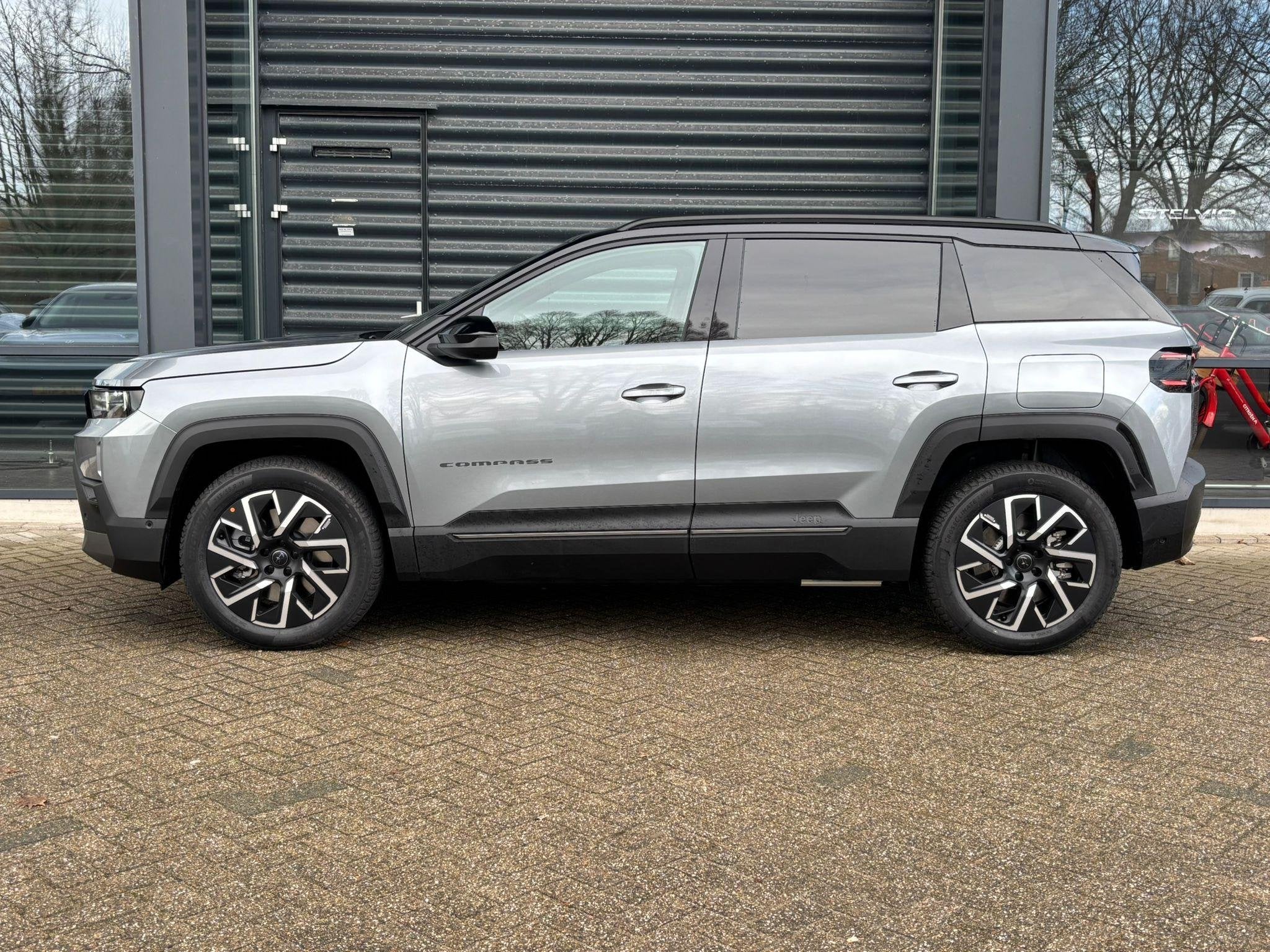Jeep Compass First Edition 74 kWh Nieuwe Compass / Nu Leverb, 12 maanden, 213 pk, 31 min, Nieuw