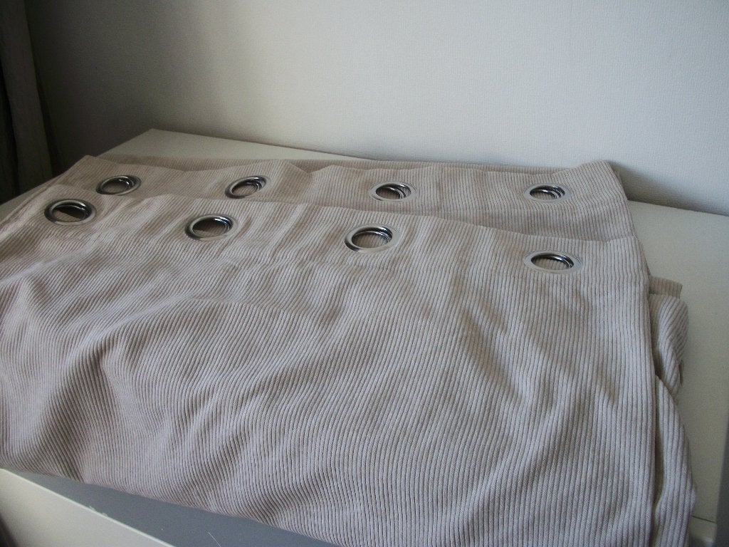 2x Gordijn Beige met Zilver Ringen - 140 x 160 cm hoog, Huis en Inrichting, Overige merken, Beige, Lichtdoorlatend, Ophalen of Verzenden
