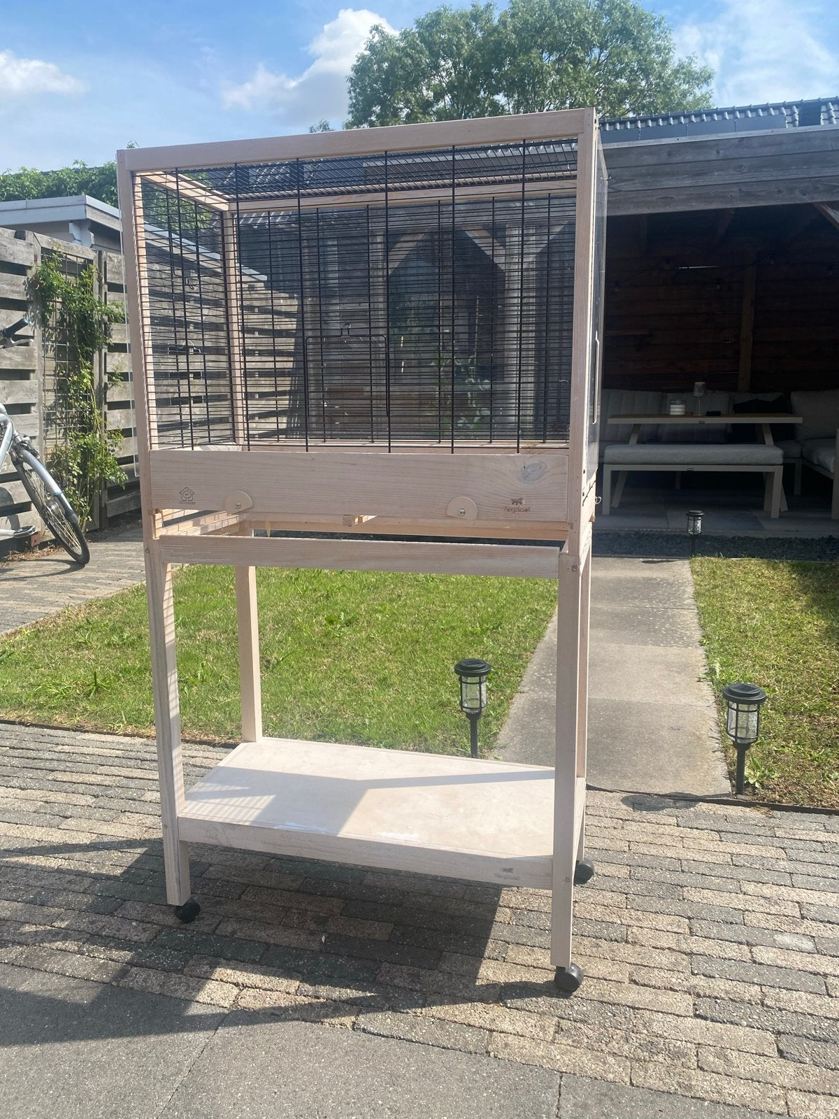 Ruime vogelkooi op verrijdbaar onderstel + plexiglas platen, Ophalen, Metaal, Vogelkooi