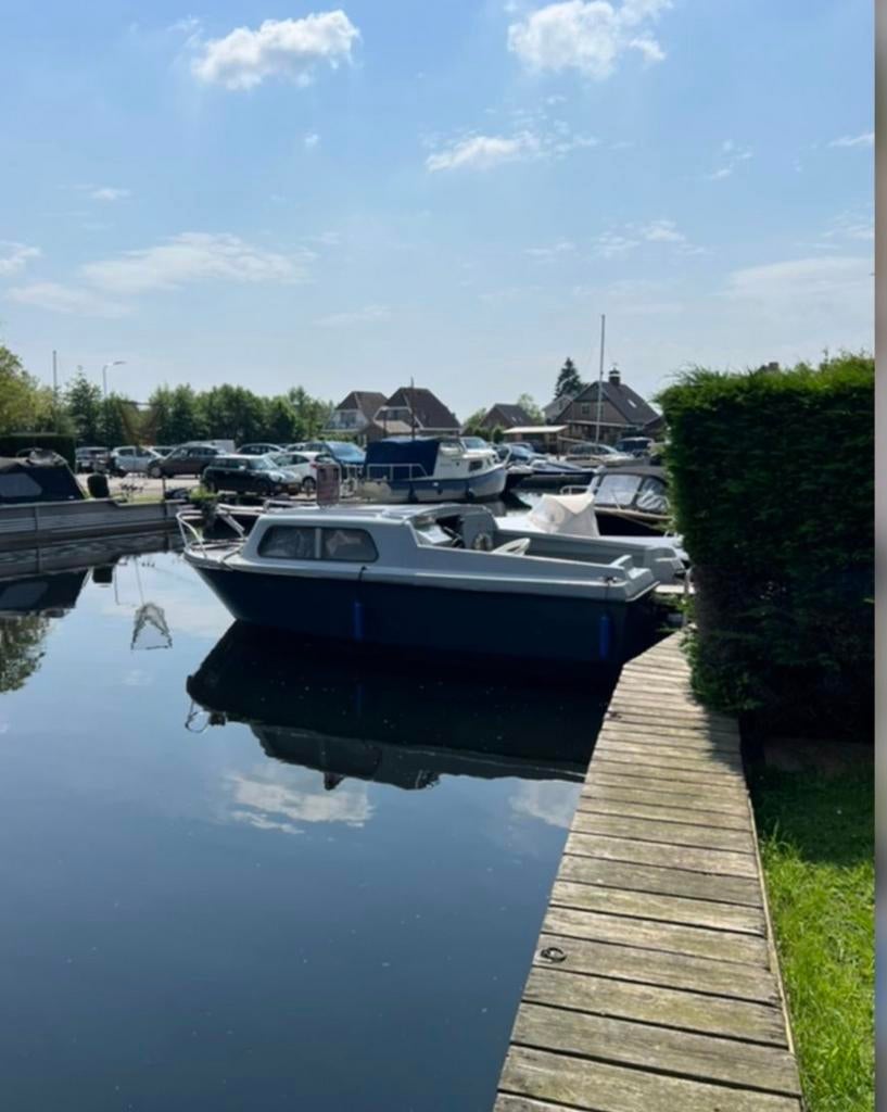 Kajuitboot + 30pk suzuki motor, Watersport en Boten, Motorboten en Motorjachten, Ophalen, Zo goed als nieuw, Tot 6 meter, Polyester