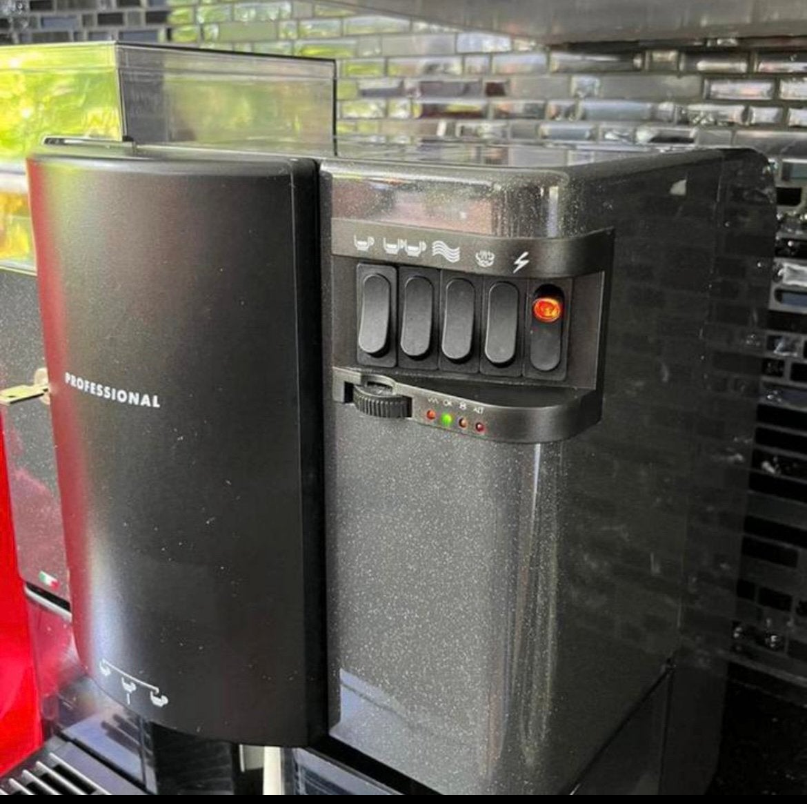 Daglijkse Italiaanse Quick mill voolautomaat, 10 kopjes of meer, Ophalen, Zo goed als nieuw, Espresso apparaat