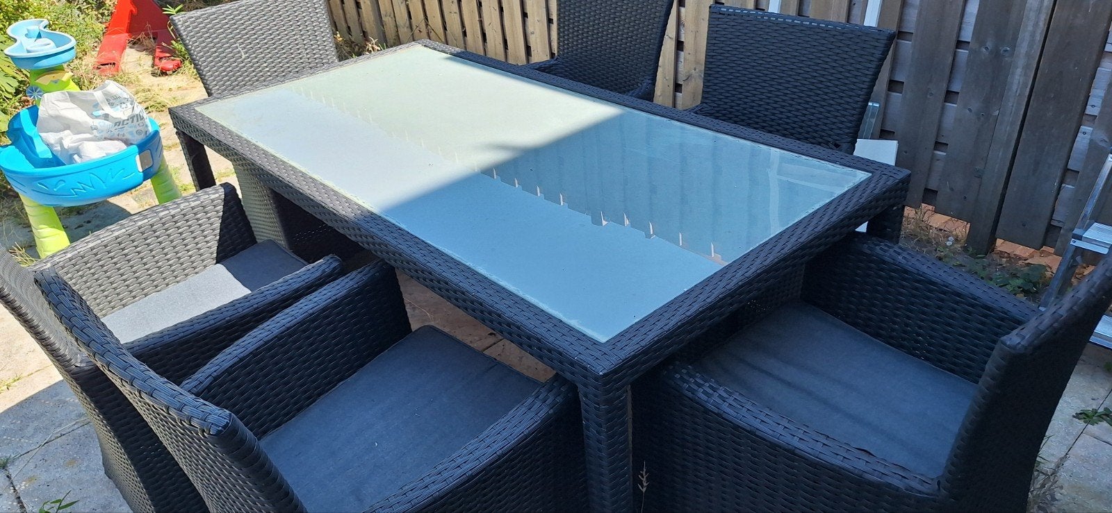 Zwarte Wicker Tuinset met Glazen Tafel en Kussens, Tuin en Terras, Tuinsets en Loungesets, Gebruikt, 6 zitplaatsen, Ophalen of Verzenden