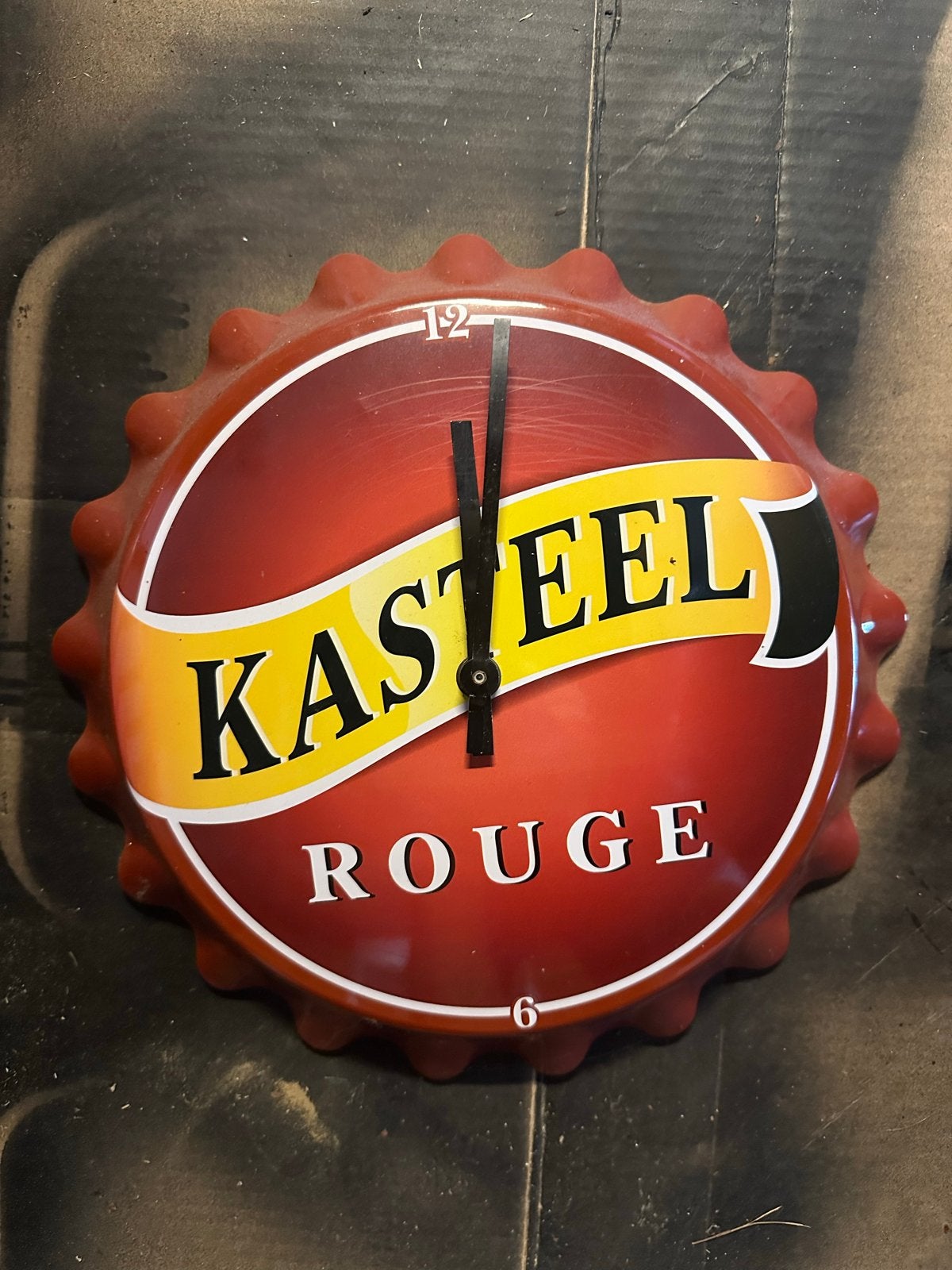 Kasteel Rouge Bierflesdop Wandklok en strongbow bord, Ophalen of Verzenden, Zo goed als nieuw, Reclamebord